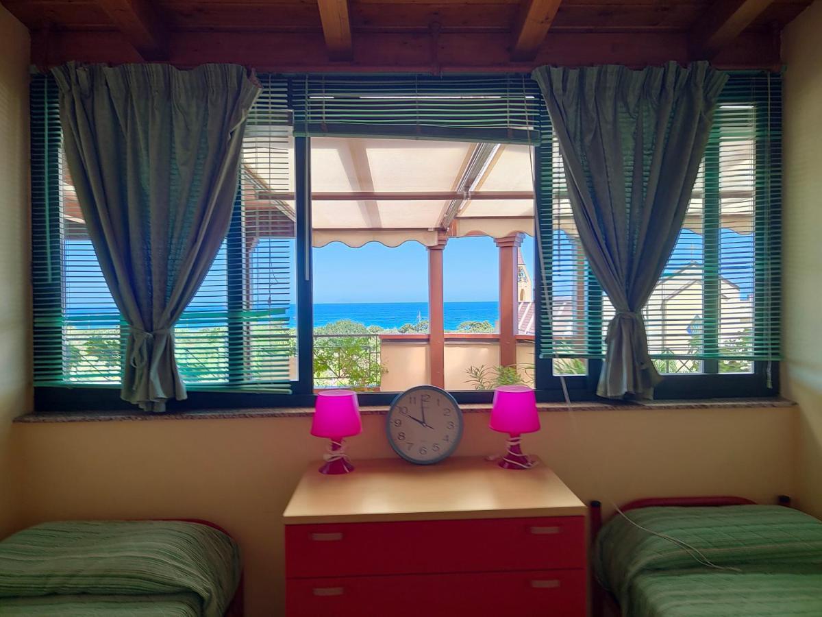 "Appartamento Del Mare Gliaca" Con Vista Isole Eolie,Ampia Terrazza,Wifi E Parcheggio Privato Gratuito Пираино Экстерьер фото