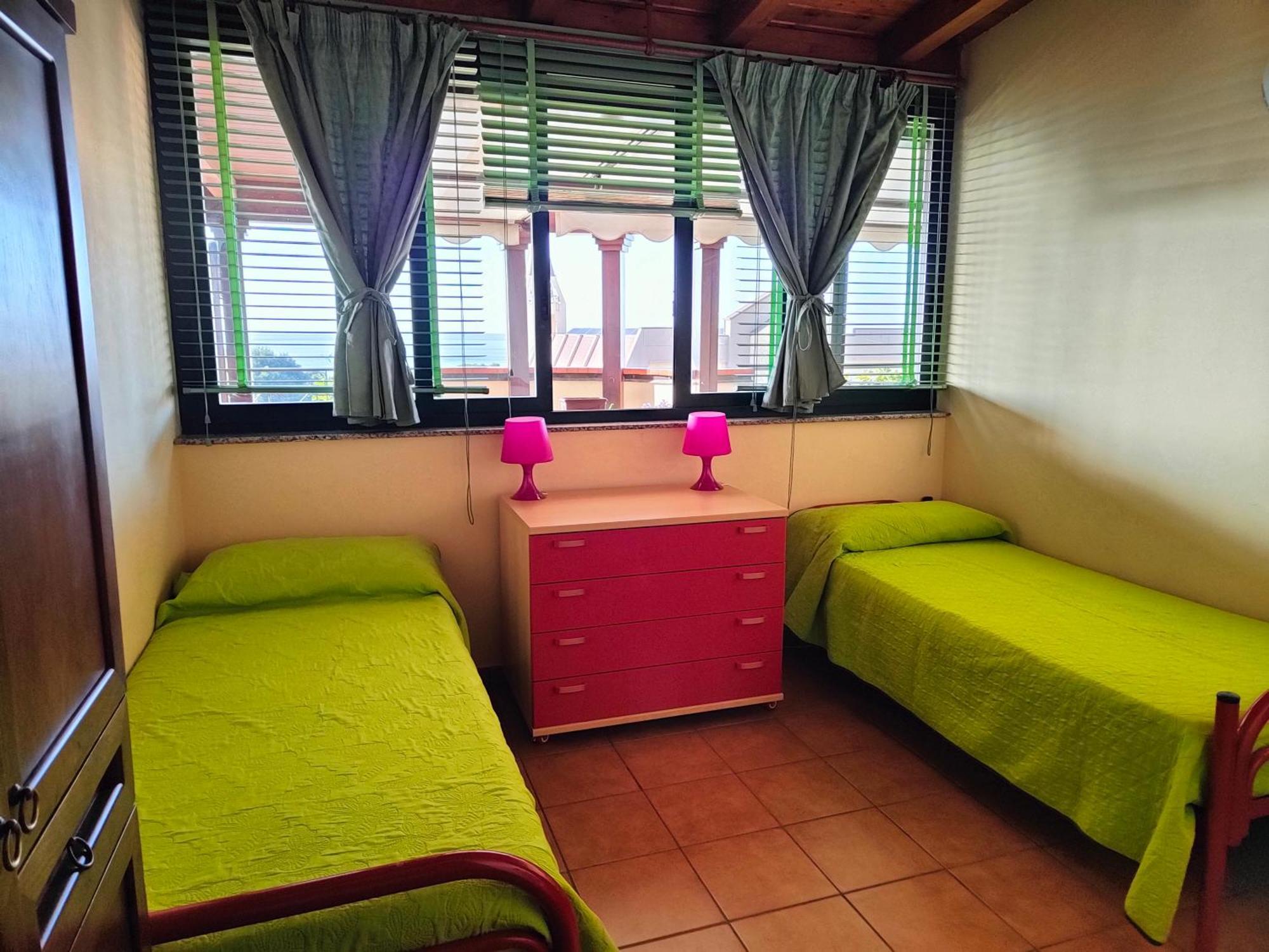 "Appartamento Del Mare Gliaca" Con Vista Isole Eolie,Ampia Terrazza,Wifi E Parcheggio Privato Gratuito Пираино Экстерьер фото