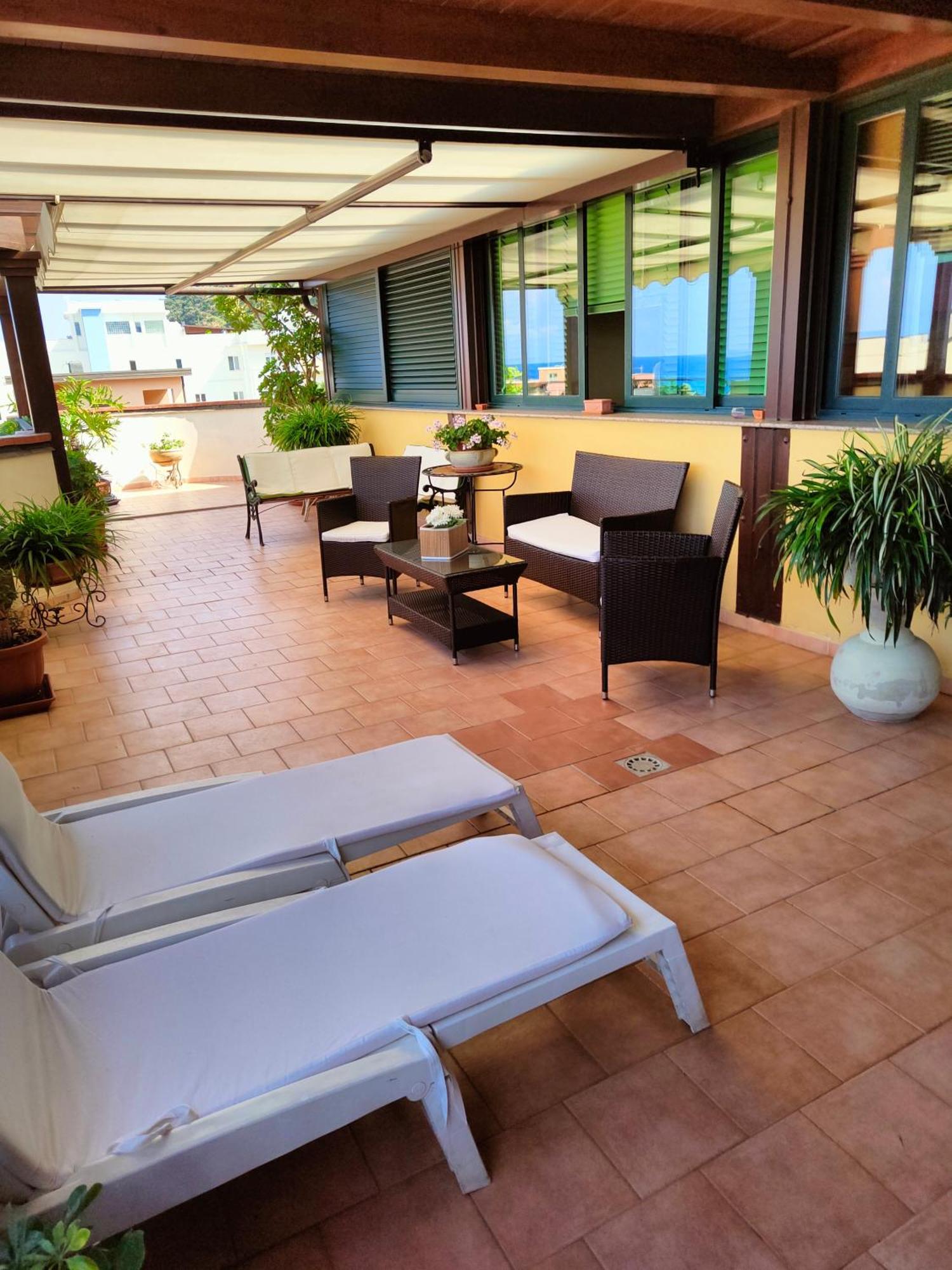 "Appartamento Del Mare Gliaca" Con Vista Isole Eolie,Ampia Terrazza,Wifi E Parcheggio Privato Gratuito Пираино Экстерьер фото