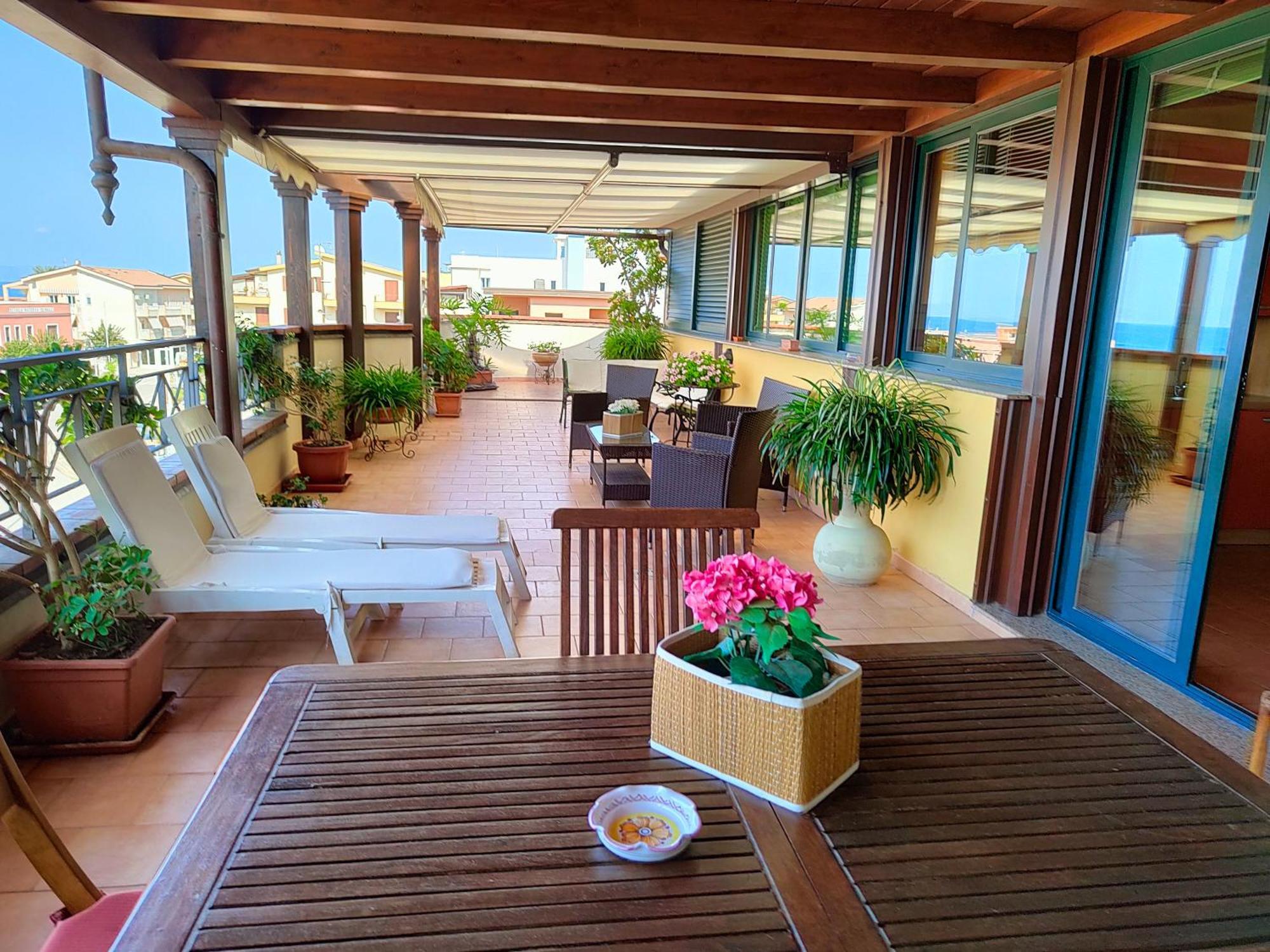 "Appartamento Del Mare Gliaca" Con Vista Isole Eolie,Ampia Terrazza,Wifi E Parcheggio Privato Gratuito Пираино Экстерьер фото